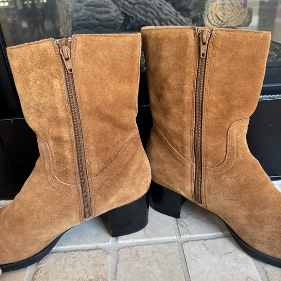 Hush Puppies Tan Heeled Suede Booties Square Toe Fall Western Boho Size 11 - Picture 6 of 8